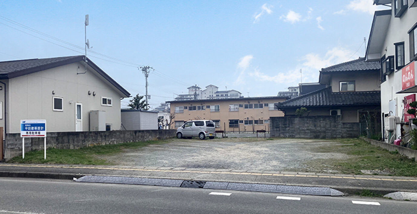弊社にお越しの際は「主婦の美容室のんのん」隣にある専用駐車場をご利用下さい。